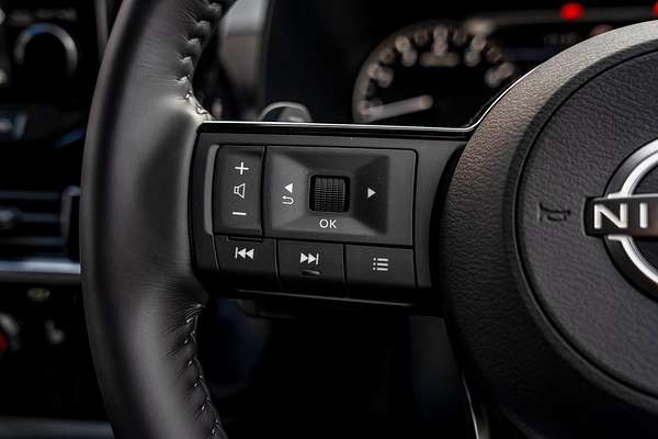 2024 Nissan Pathfinder ST-L R53