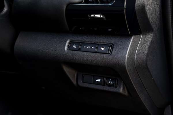 2024 Nissan Pathfinder ST-L R53