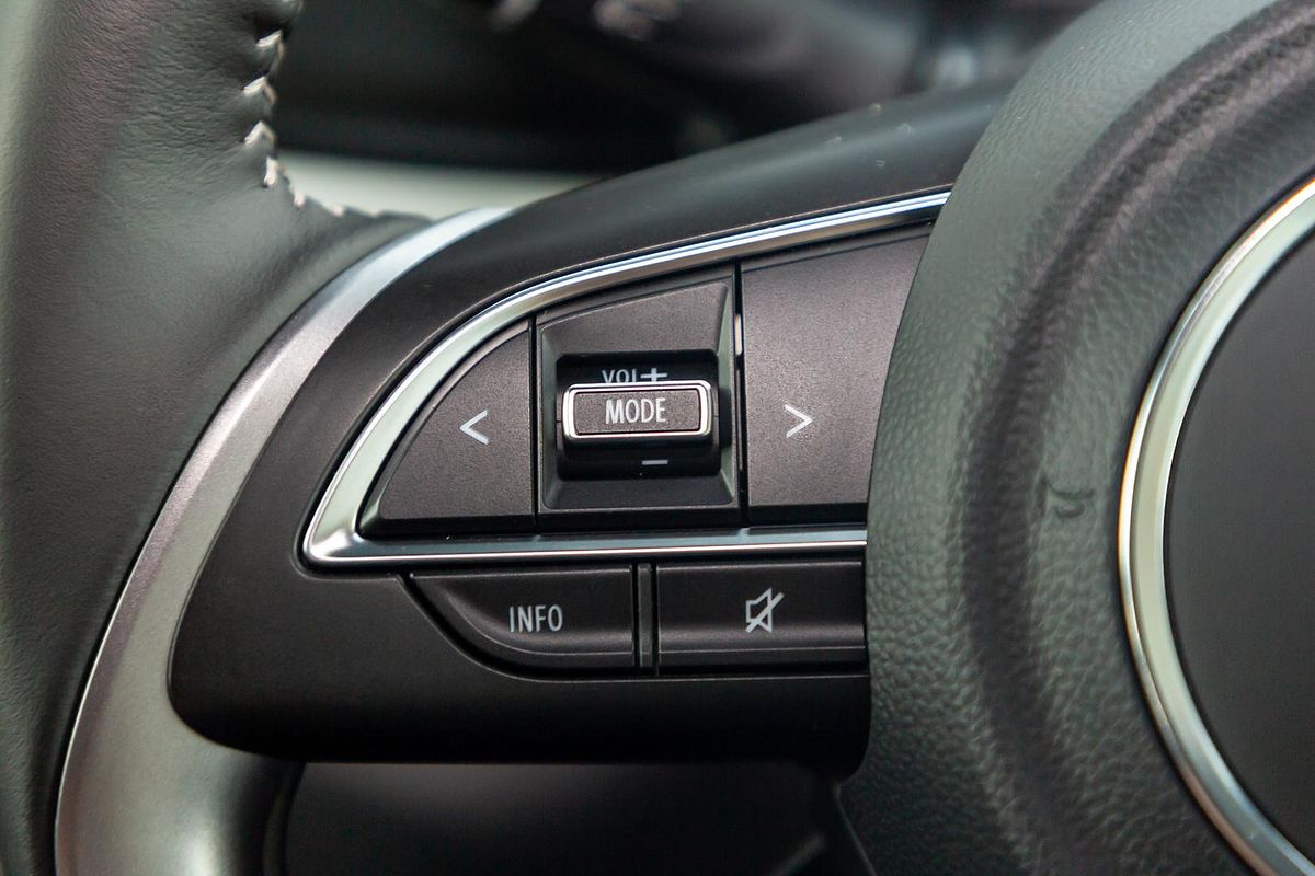 2025 Suzuki Swift Hybrid Plus UZ