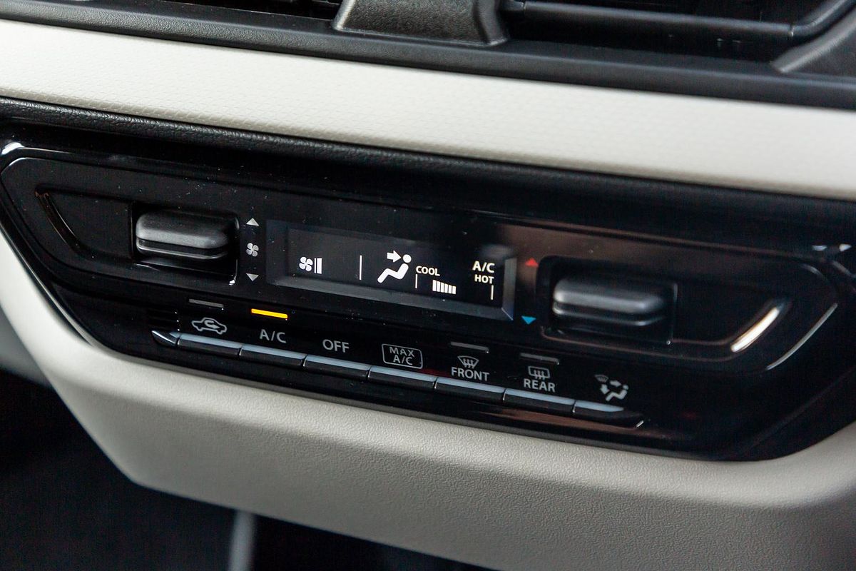 2025 Suzuki Swift Hybrid Plus UZ