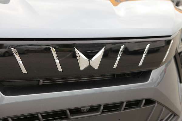 2025 Mahindra XUV 3XO AX5L