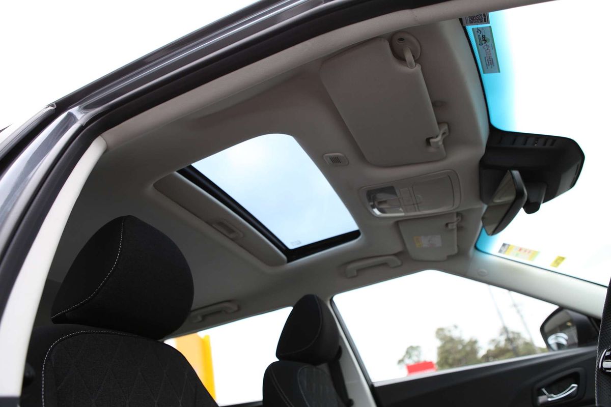2025 Mahindra XUV 3XO AX5L