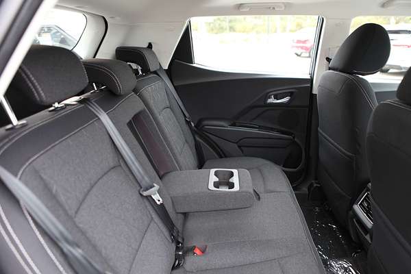 2025 Mahindra XUV 3XO AX5L