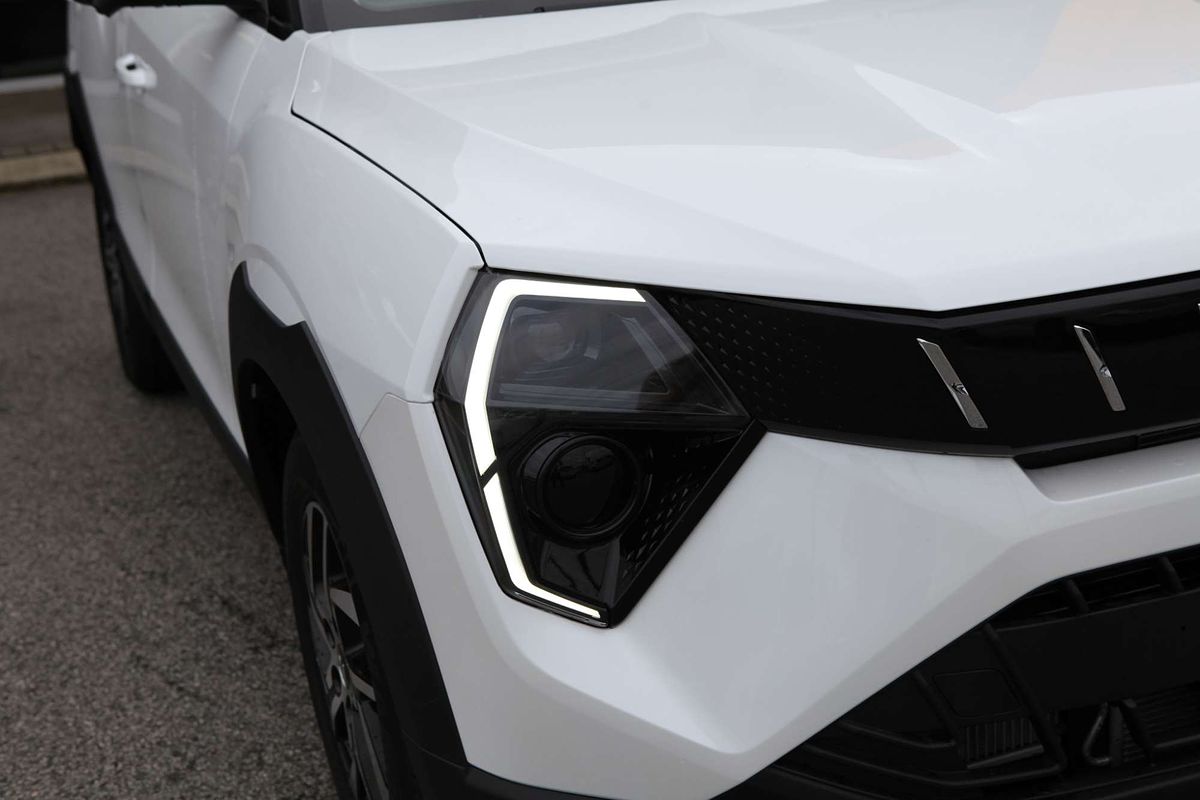 2025 Mahindra XUV 3XO AX5L