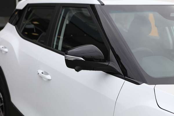 2025 Mahindra XUV 3XO AX5L