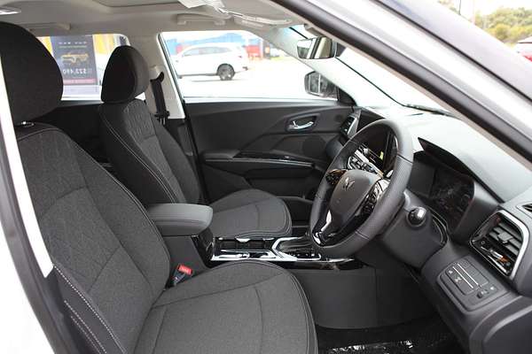2025 Mahindra XUV 3XO AX5L