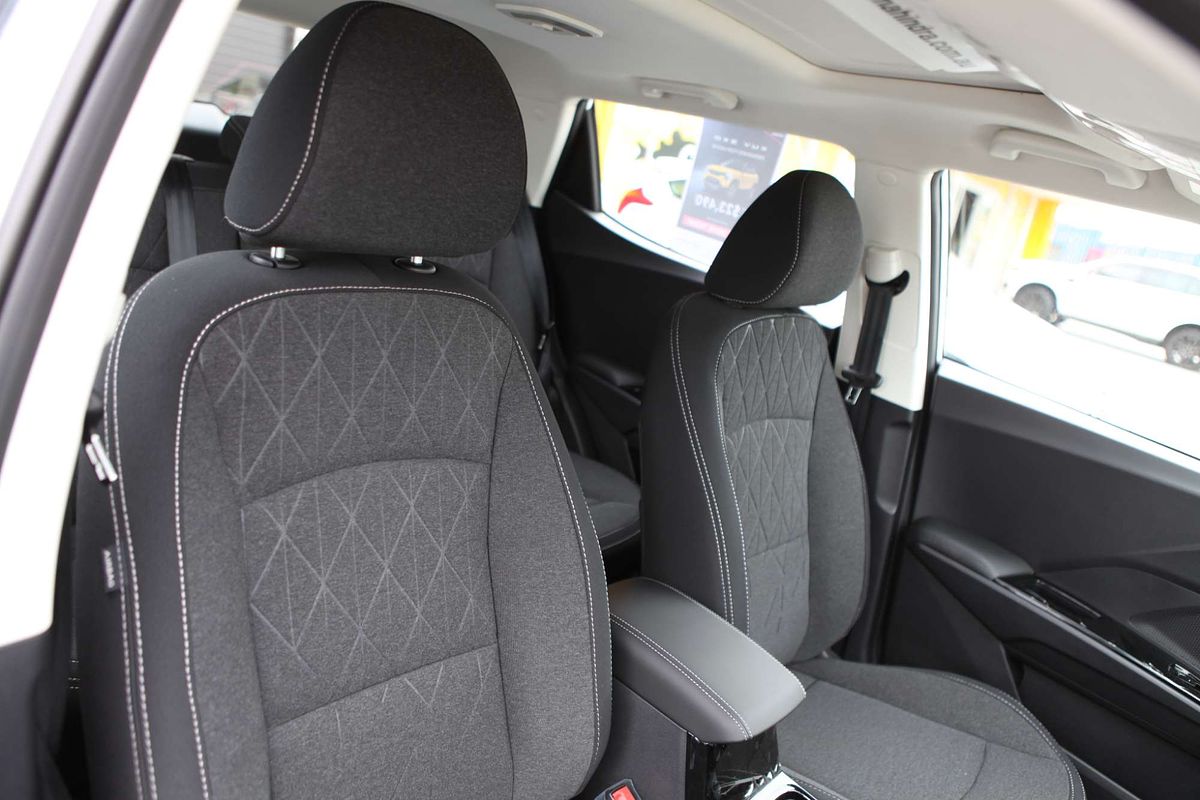 2025 Mahindra XUV 3XO AX5L