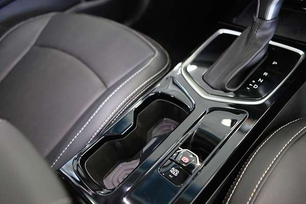 2025 Mahindra XUV 3XO AX7L