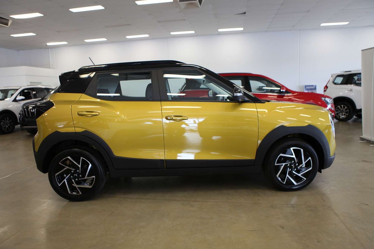2025 Mahindra XUV 3XO AX7L