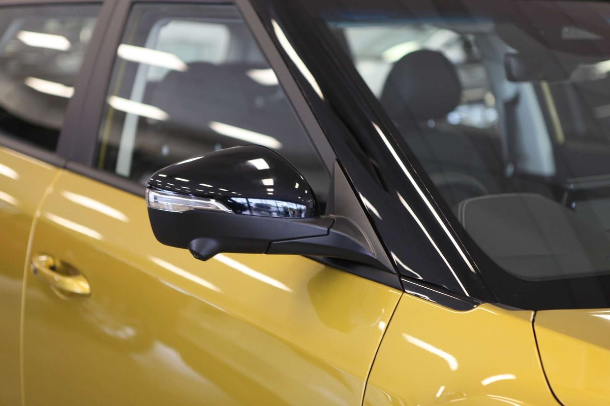 2025 Mahindra XUV 3XO AX7L