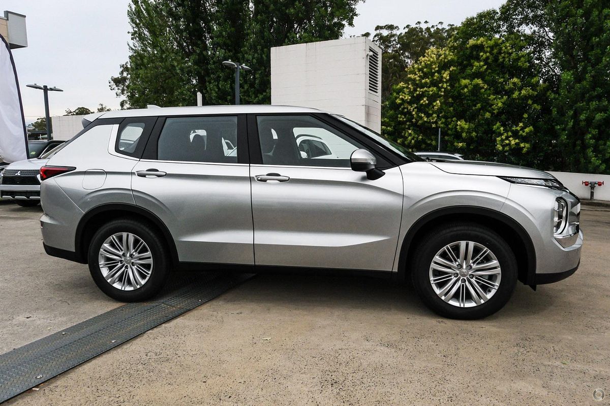 2025 Mitsubishi Outlander ES ZM