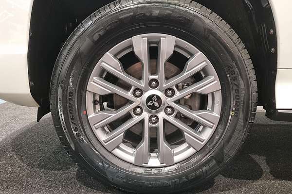 2024 Mitsubishi Pajero Sport GLX QF