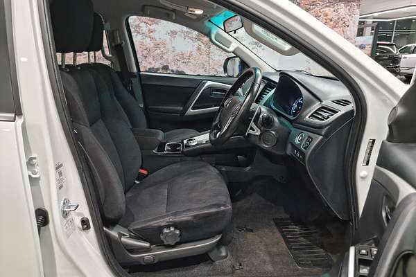 2024 Mitsubishi Pajero Sport GLX QF