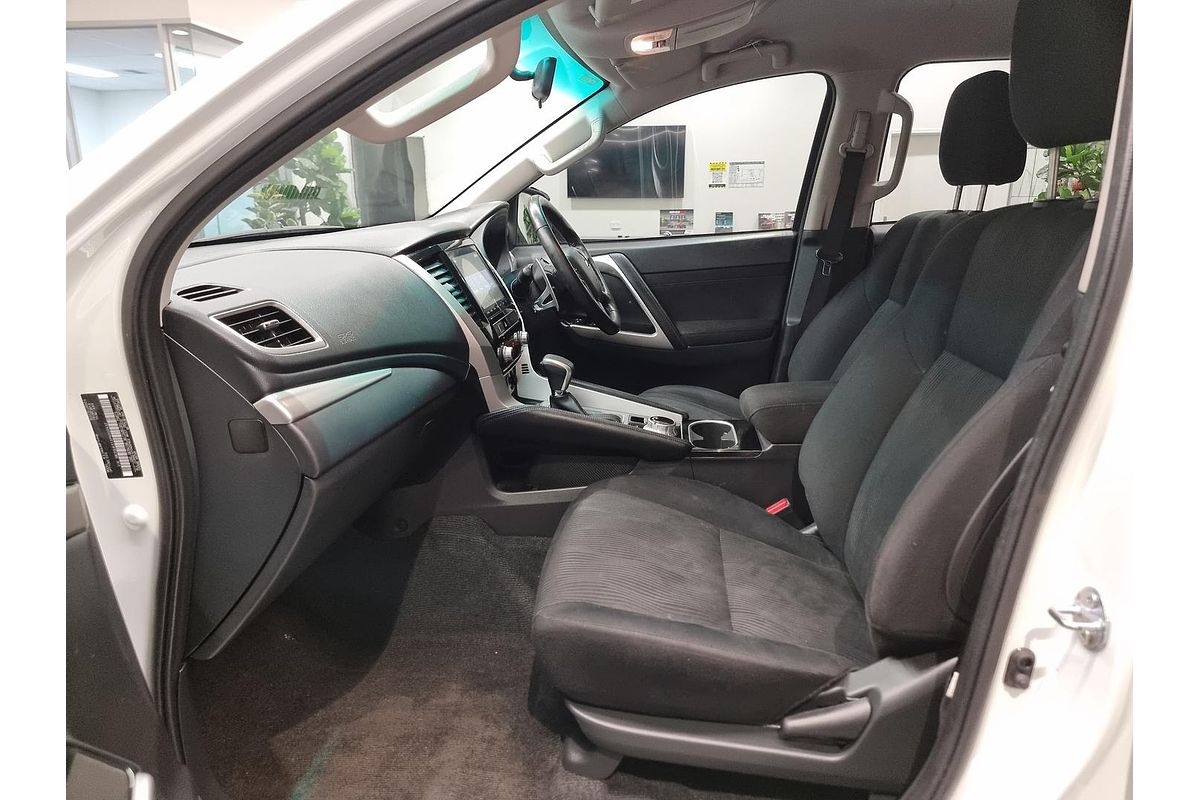 2024 Mitsubishi Pajero Sport GLX QF
