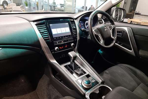 2024 Mitsubishi Pajero Sport GLX QF
