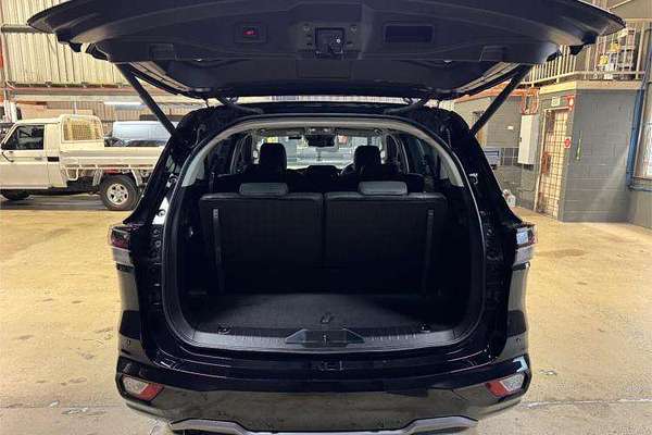 2023 Isuzu MU-X LS-T