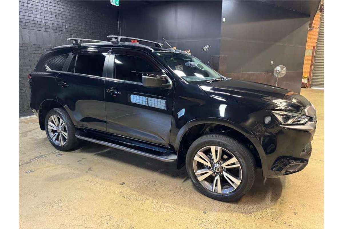 2023 Isuzu MU-X LS-T