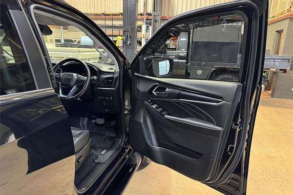 2023 Isuzu MU-X LS-T