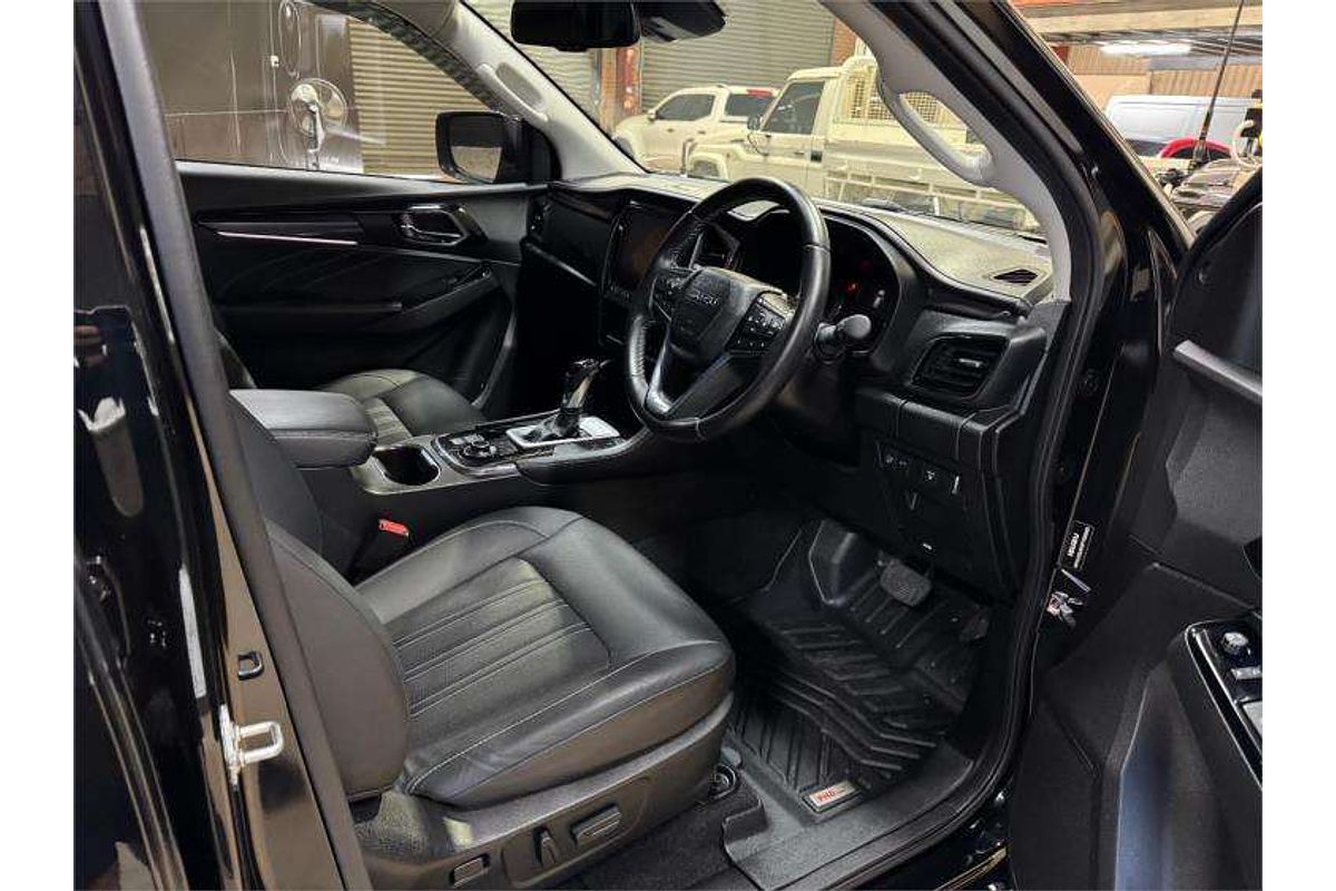 2023 Isuzu MU-X LS-T