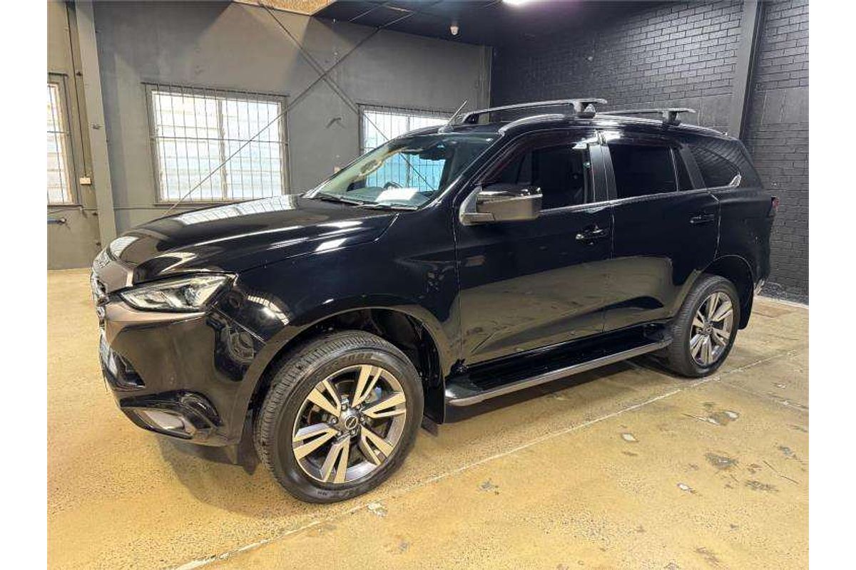 2023 Isuzu MU-X LS-T