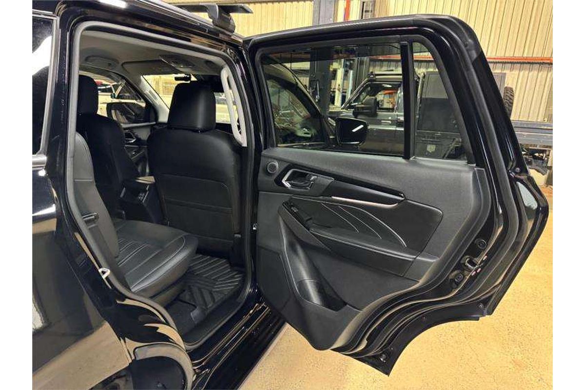 2023 Isuzu MU-X LS-T