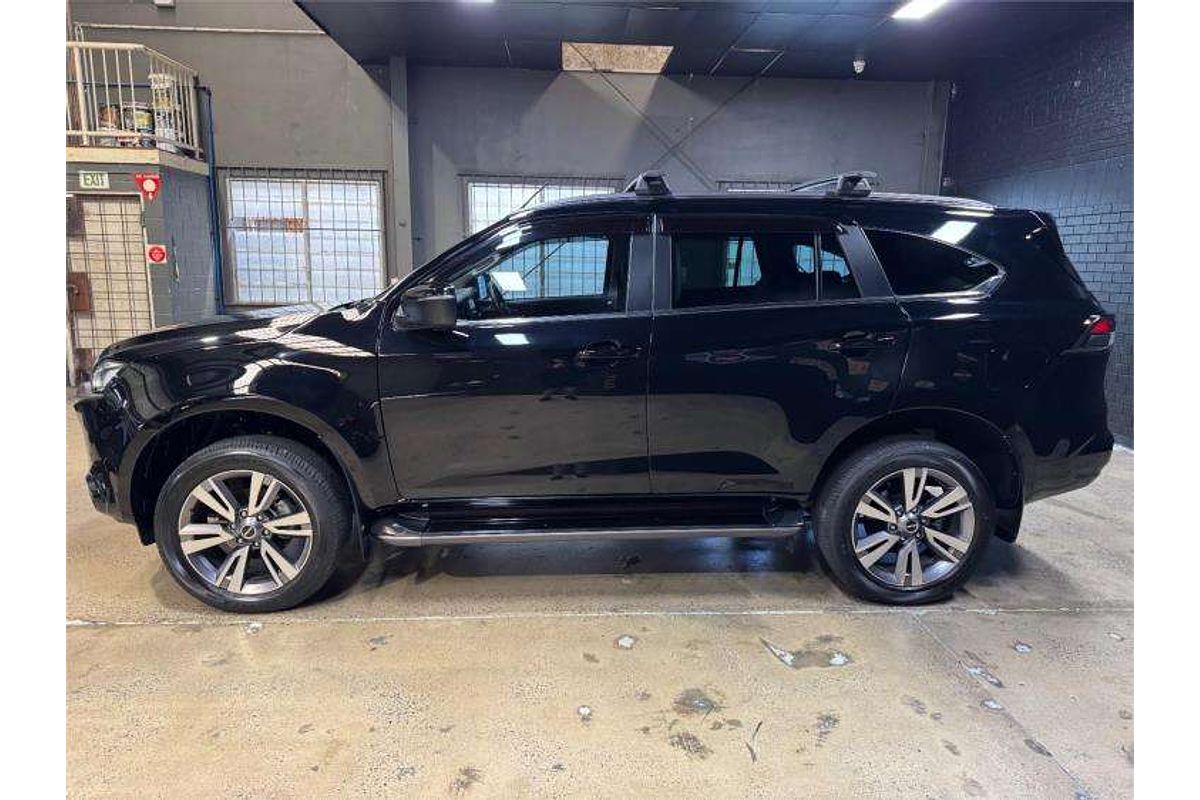 2023 Isuzu MU-X LS-T