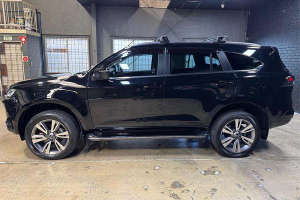 2023 Isuzu MU-X LS-T