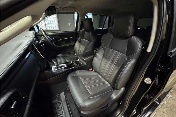 2023 Isuzu MU-X LS-T
