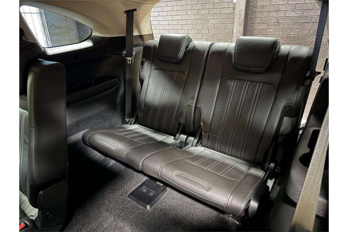 2023 Isuzu MU-X LS-T