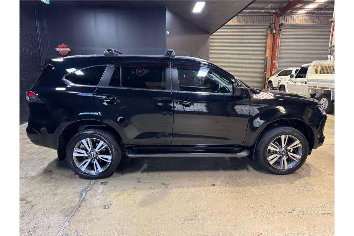 2023 Isuzu MU-X LS-T