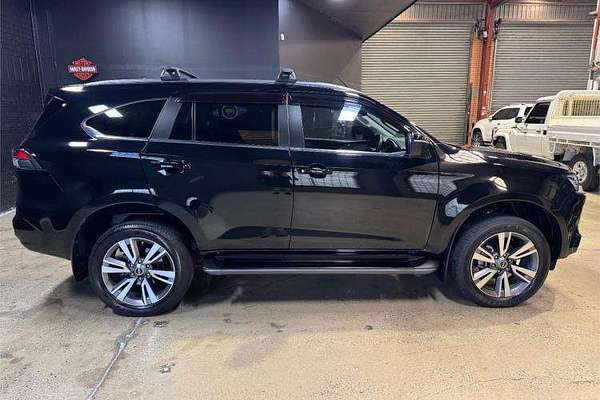 2023 Isuzu MU-X LS-T