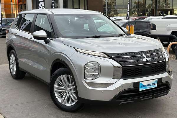 2024 Mitsubishi Outlander ES ZM