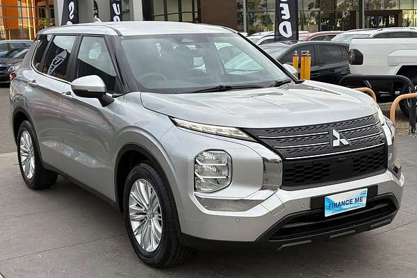 2024 Mitsubishi Outlander ES ZM