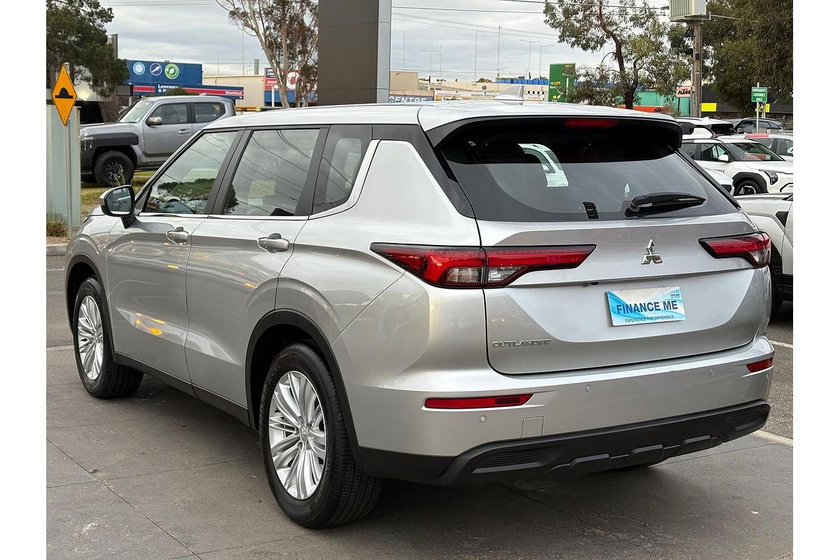 2024 Mitsubishi Outlander ES ZM