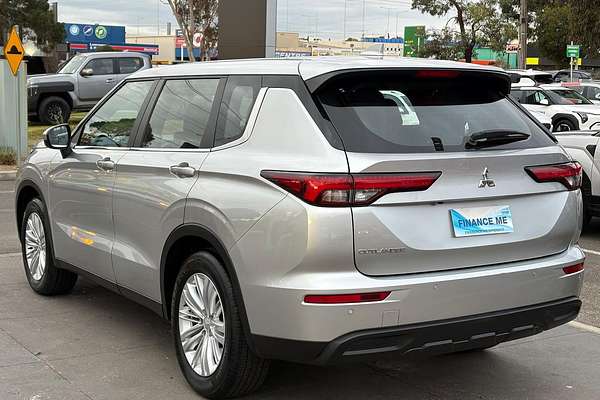 2024 Mitsubishi Outlander ES ZM