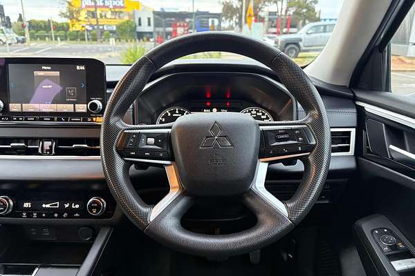 2024 Mitsubishi Outlander ES ZM