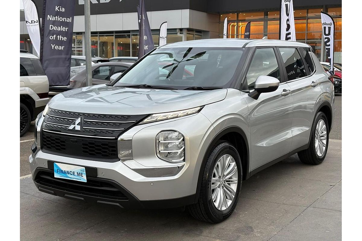 2024 Mitsubishi Outlander ES ZM