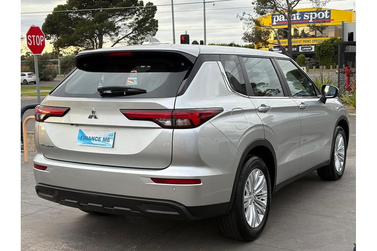 2024 Mitsubishi Outlander ES ZM