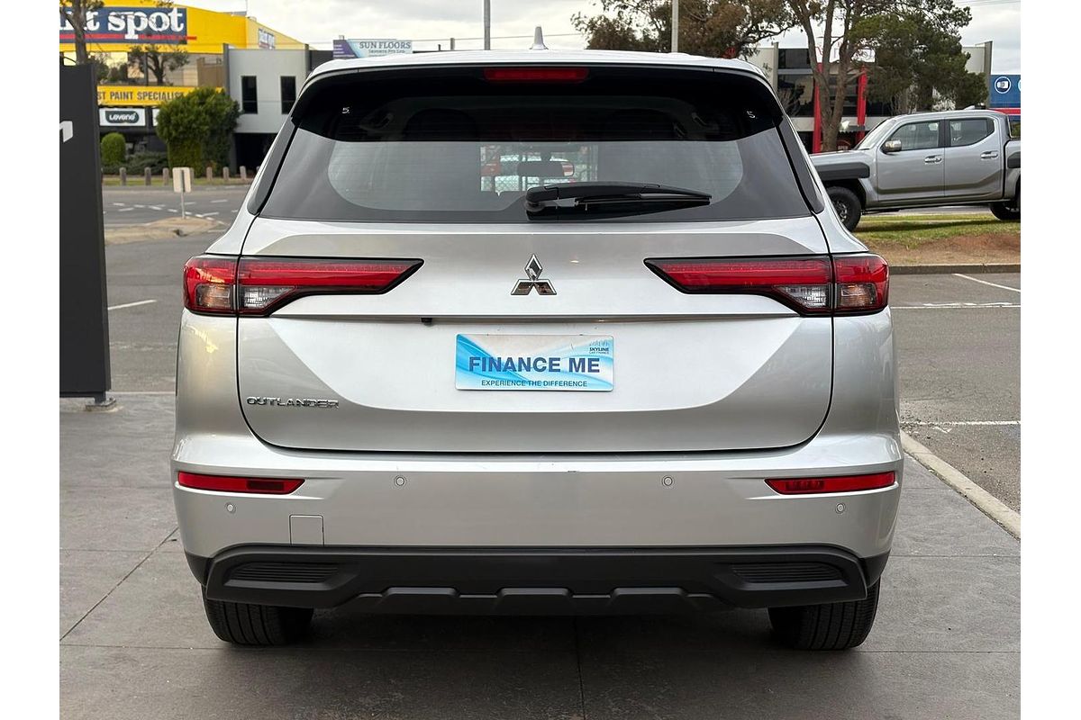 2024 Mitsubishi Outlander ES ZM