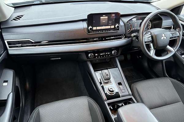2024 Mitsubishi Outlander ES ZM
