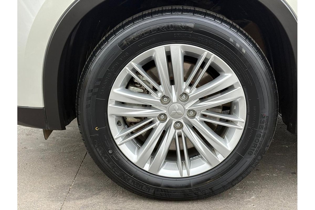 2024 Mitsubishi Outlander ES ZM