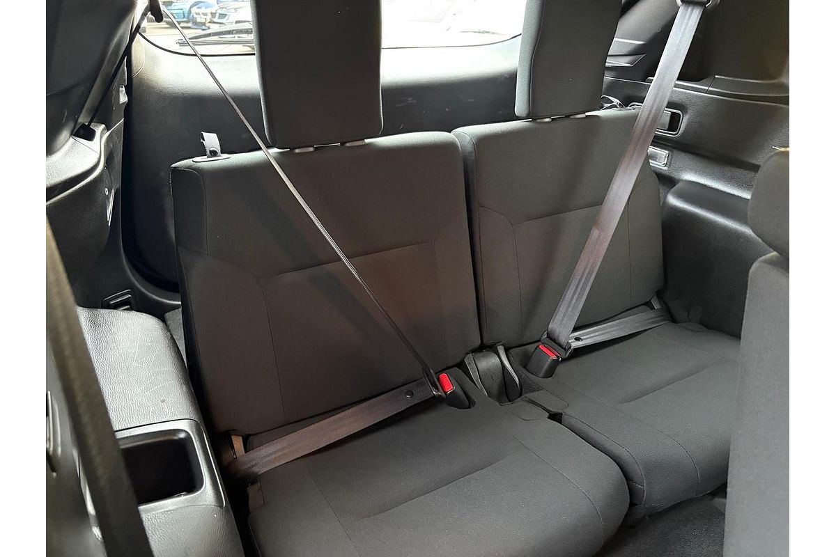 2024 Mitsubishi Outlander ES ZM