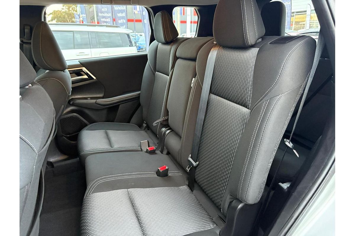 2024 Mitsubishi Outlander ES ZM