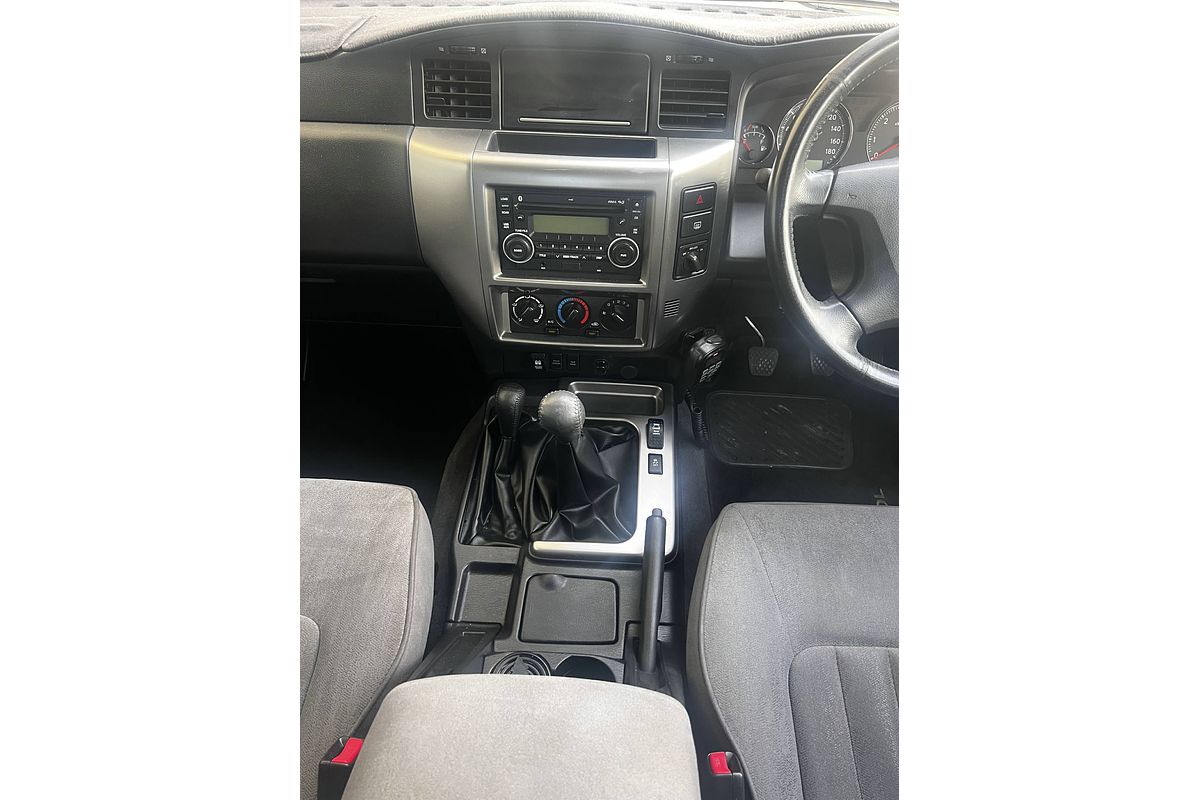 2012 Nissan Patrol ST GU 8