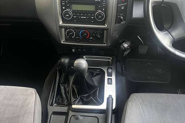 2012 Nissan Patrol ST GU 8