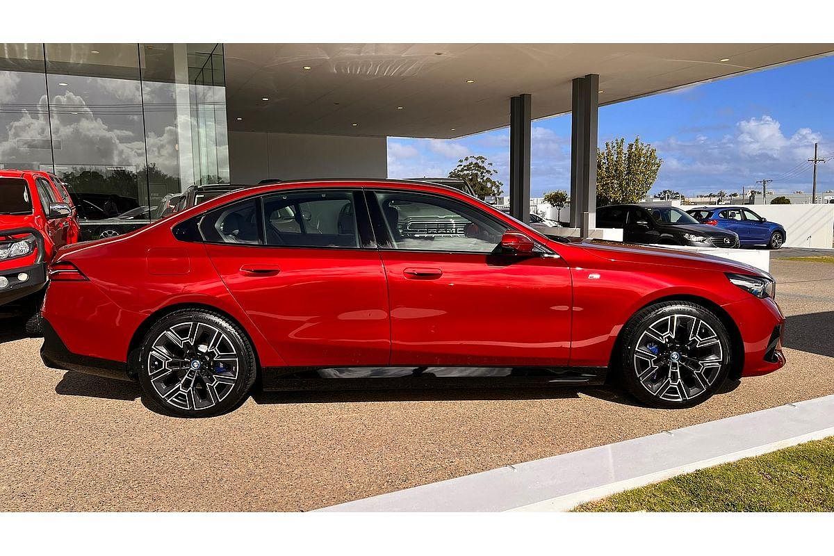 2025 BMW i5 eDrive40 M Sport G60