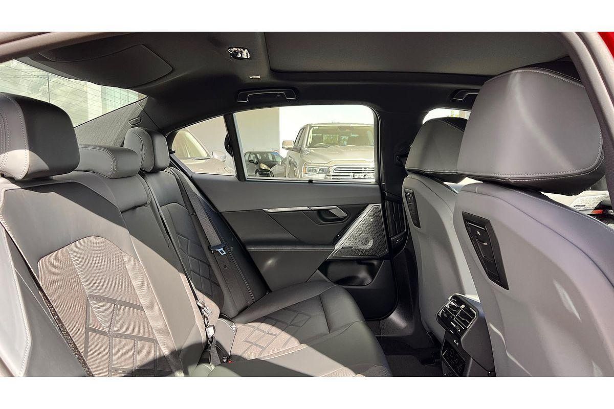 2025 BMW i5 eDrive40 M Sport G60