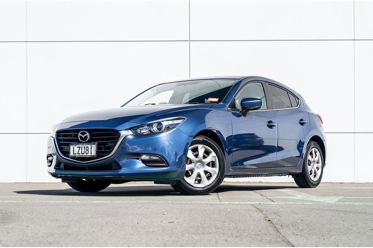2017 Mazda Axela