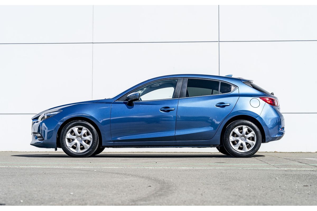 2017 Mazda Axela
