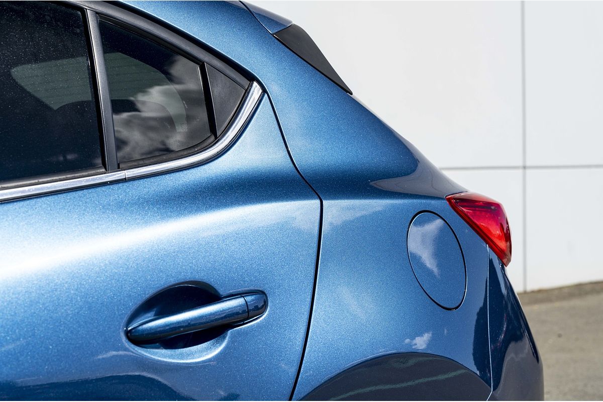 2017 Mazda Axela